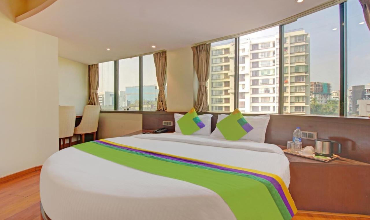 Treebo Trend The Pacific Hotel Мумбай Екстериор снимка