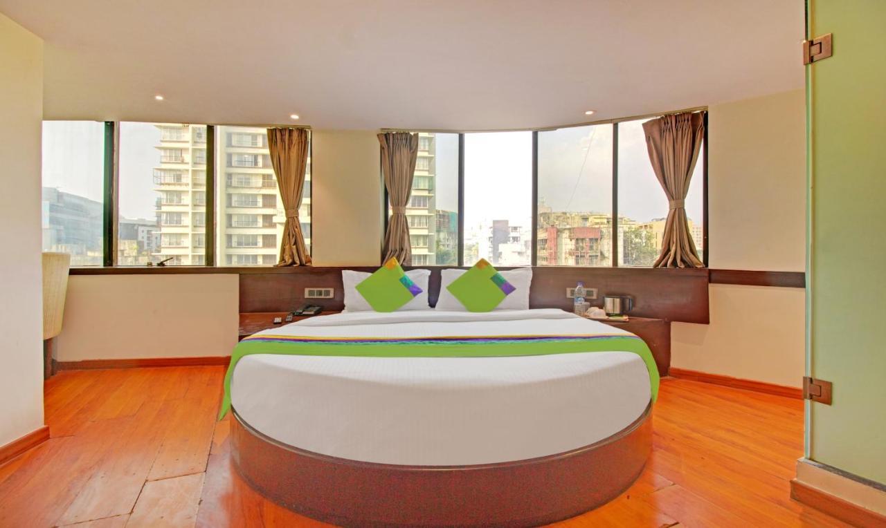 Treebo Trend The Pacific Hotel Мумбай Екстериор снимка